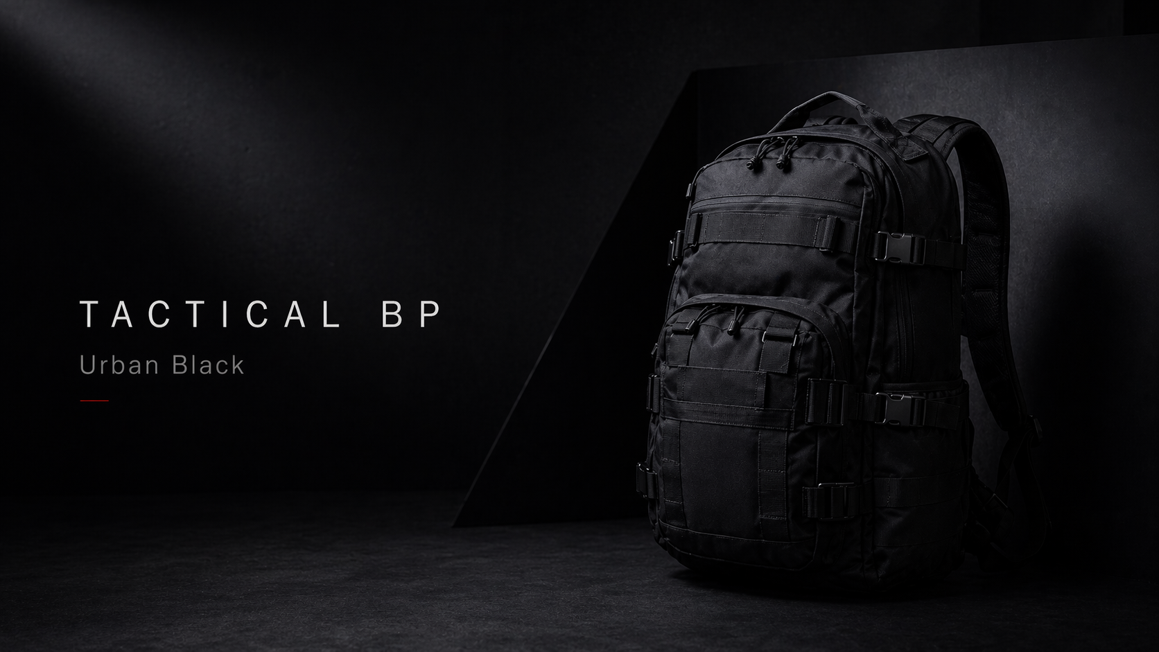 F/CE. TACTICAL BP、ポケットの多い黒いバッグ。